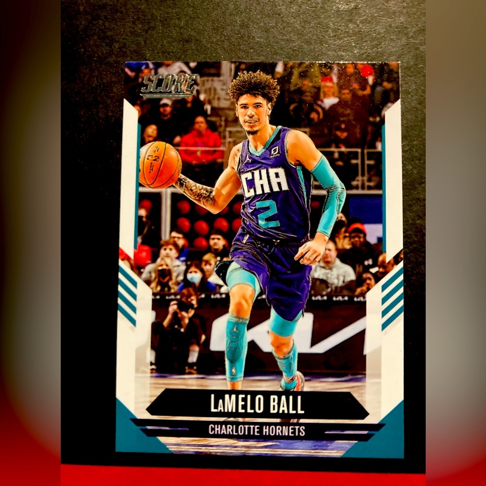 LaMelo Ball card #143 Panini trading card, Charlotte hornets